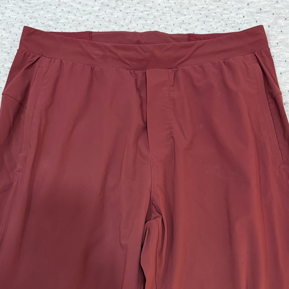 Lululemon men’s red joggers